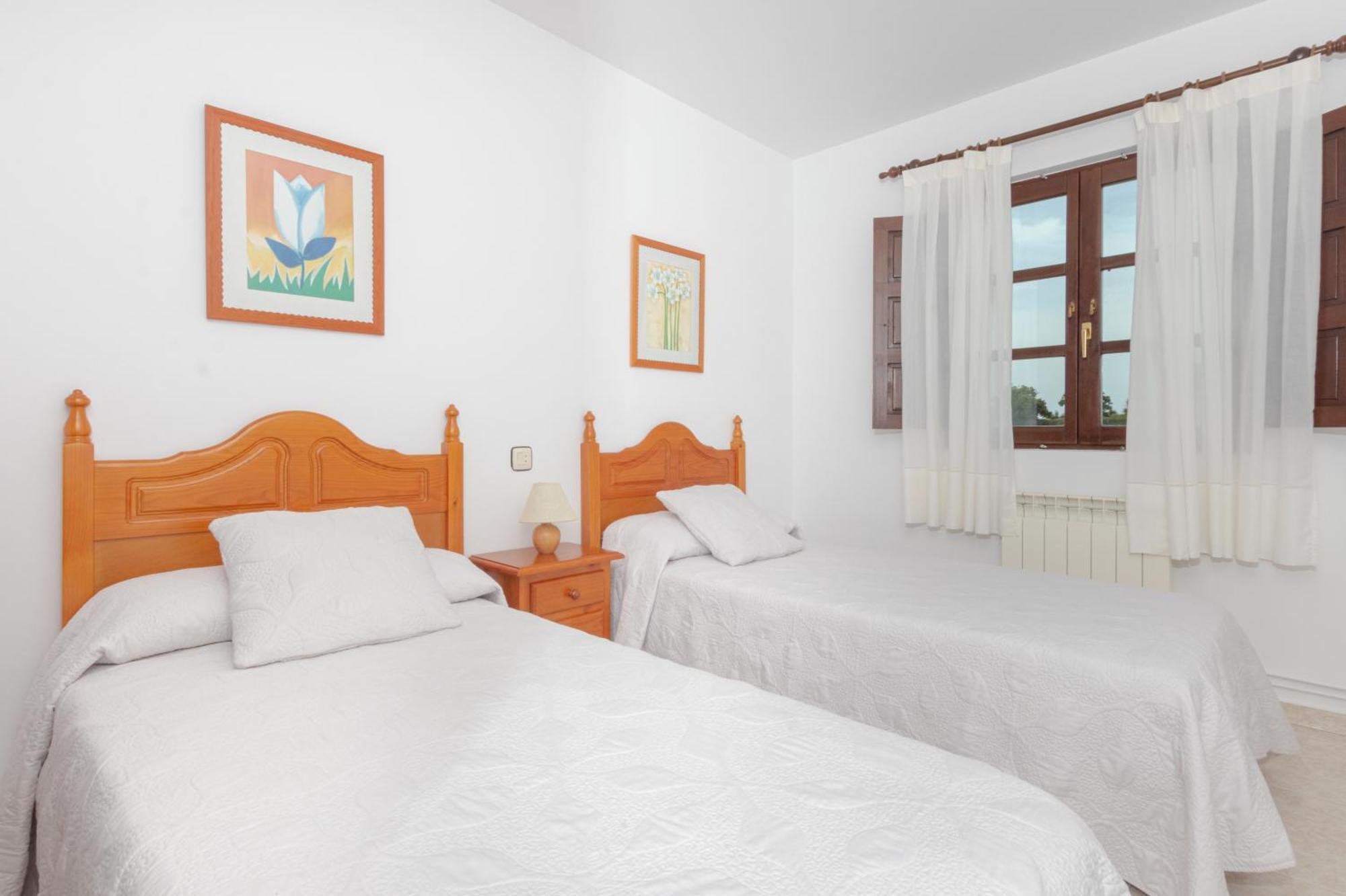Apartamentos El Acebo Naves  Phòng bức ảnh